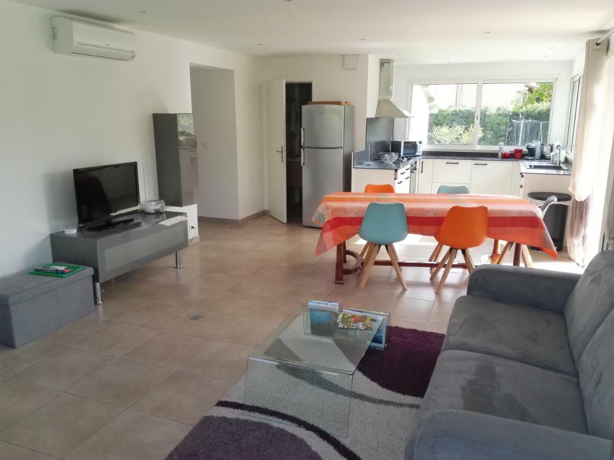 Apartamento Au domaine de Léa Hyères Exterior foto